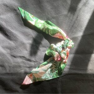 Green Floral Leaf Tie-Scrunchie Hair Accessory